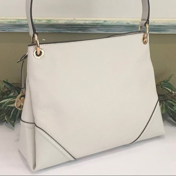 Michael Kors ‘Nicole’ Shoulder Bag in Light Cream Pebbled Leather, Medium, *NWT* - Picture 2 of 11